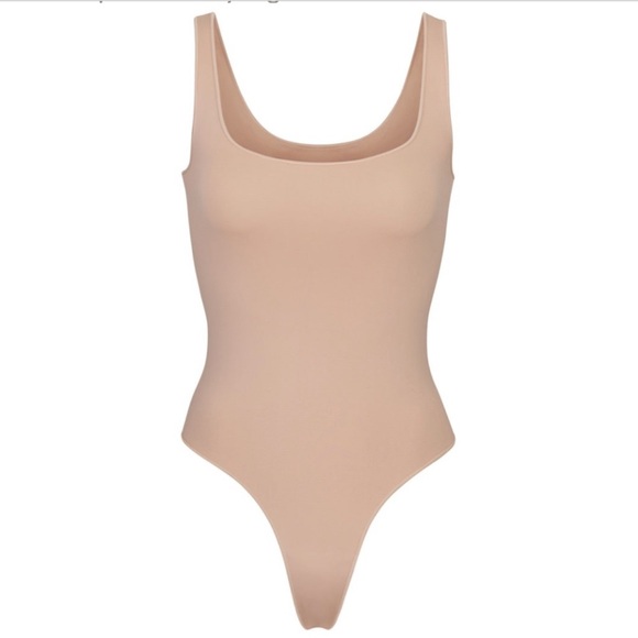 SKIMS Tops - SKIMS Essential Scoop Neck Bodysuit in Sandstone
